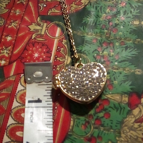 Beautiful NY Gold Tone Rhinestone Locket Necklace 32 Inch Chain Christmas Gifts - Picture 10 of 10